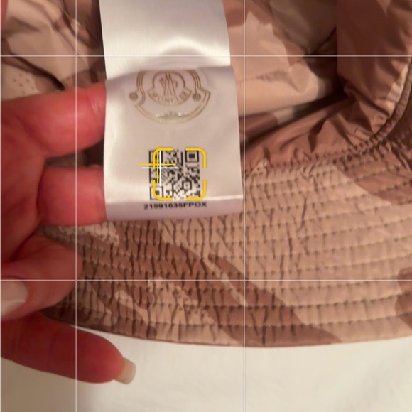 Moncler logo-patch Bucket
Hat. One size - Picture 4 of 5